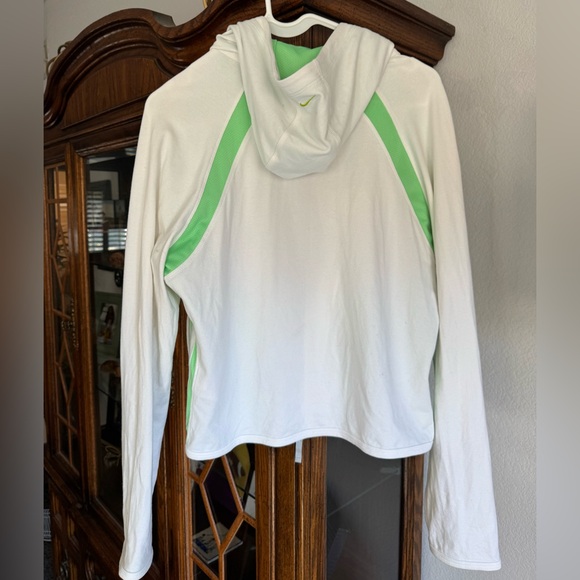 Women’s Nike Running Hooded Jacket White and Green Size Small 🤍💚 - Picture 2 of 8